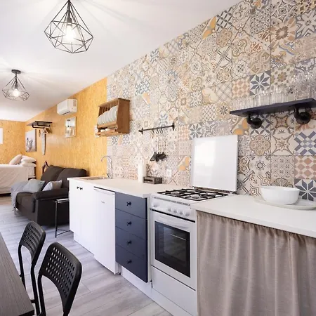 Holiday home Latas Del Almendro 1 *